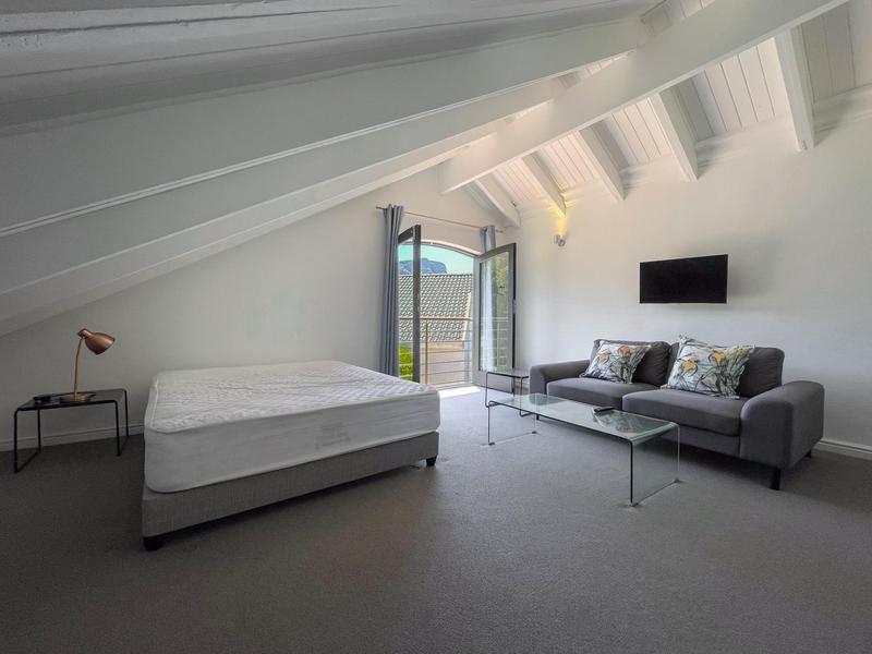 To Let 6 Bedroom Property for Rent in Constantia Western Cape